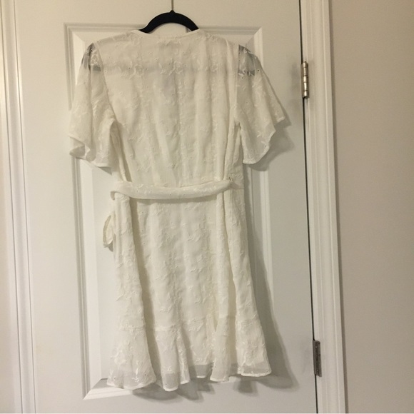 NWT A&F Eyelet Ruffle Hem Dress - Picture 4 of 4